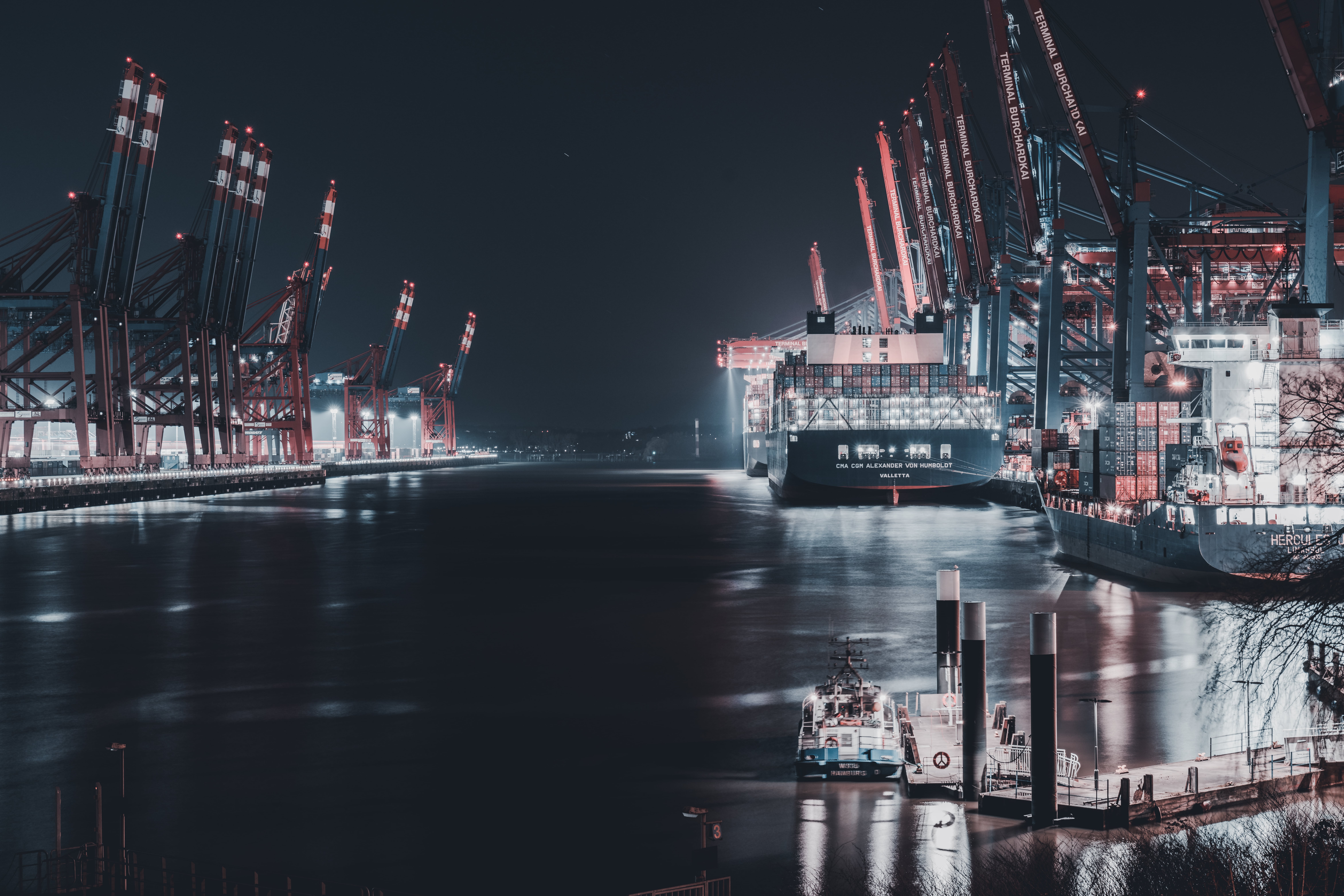 Hamburg Nights, frame 1 — photograph by baadersen